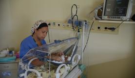 Câmara debate licença-maternidade especial para mães de bebês prematuros
